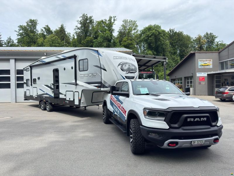 ARCTIC WOLF FIFTH WHEELS 287BH