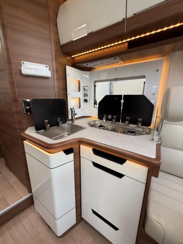 Rapido Serie 6 666 F