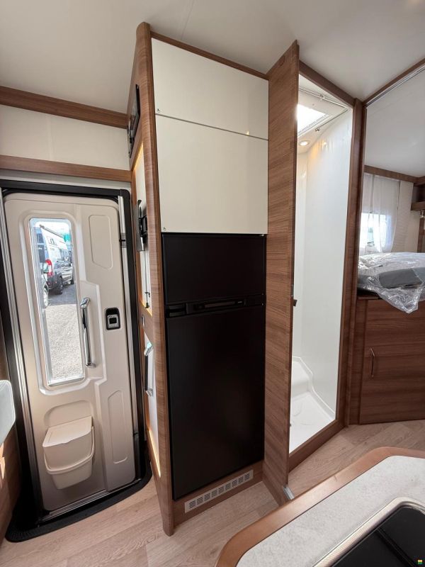 Rapido Serie 6 666 F