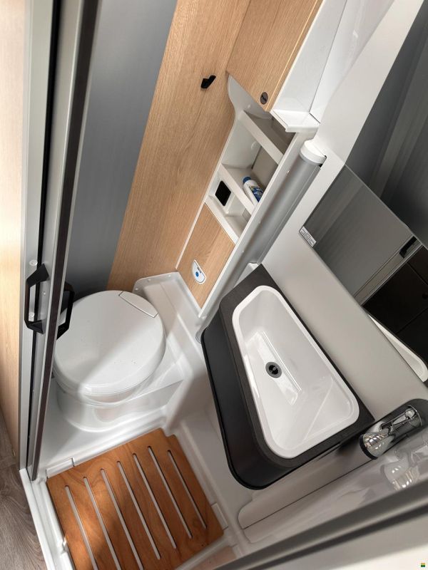 Sunlight Cliff 600 X