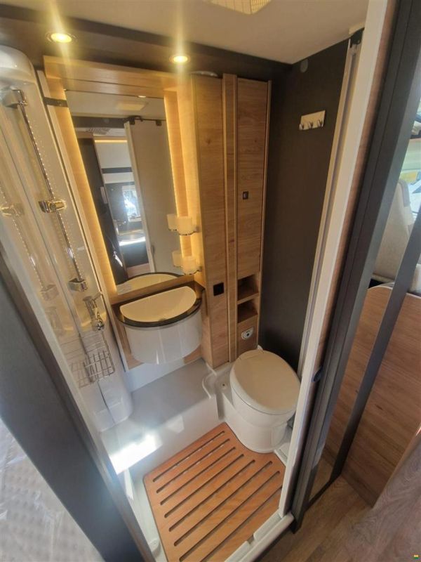 Dethleffs Globebus Camp Active T 1