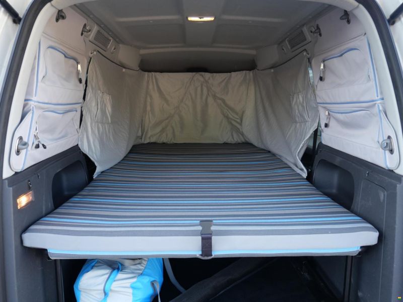 Volkswagen Caddy Tramper California Beach