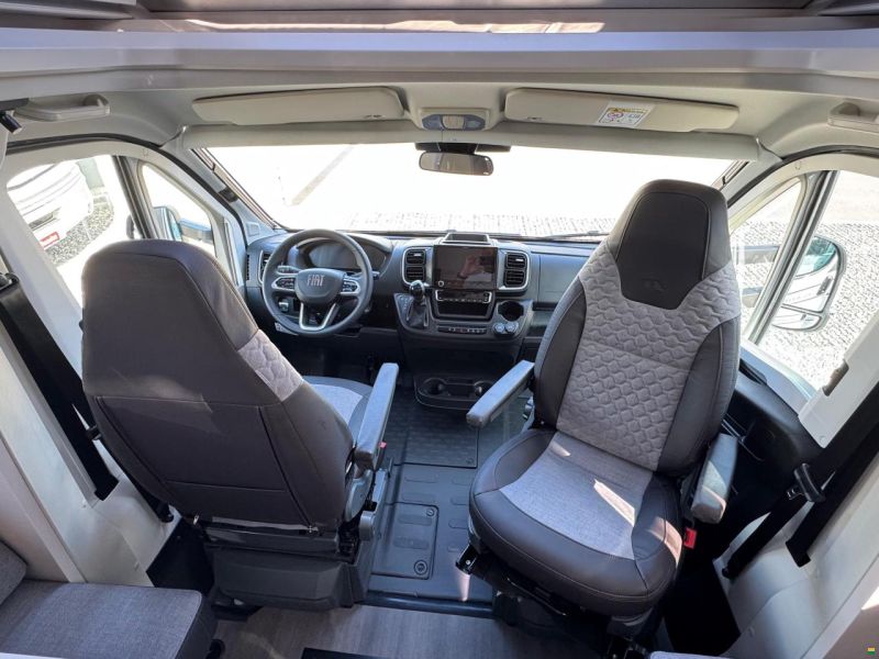 Adria Coral Plus 670 DL