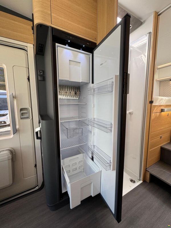 Adria Coral Plus 670 DL