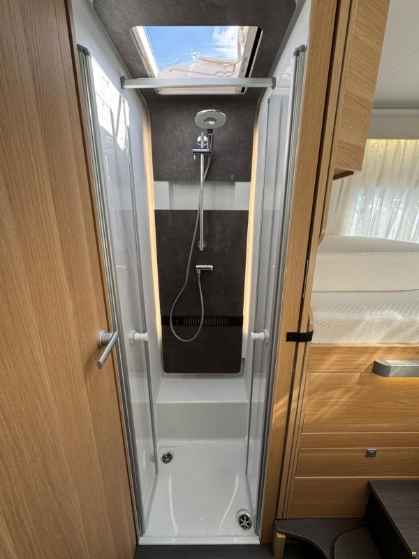 Adria Coral Plus 670 DL