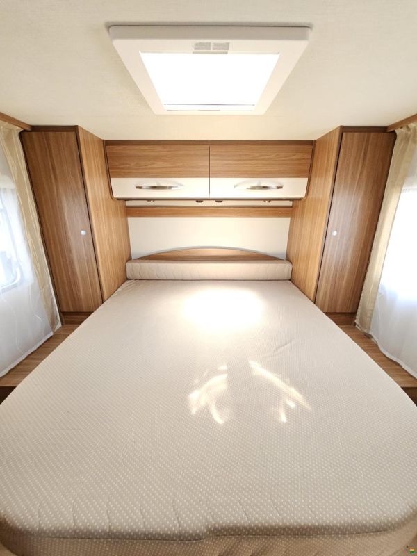 Carado T 449 mit Queensbett, Hubbett, Automat!