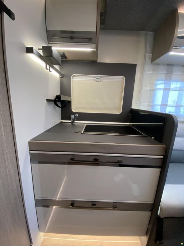 Roller Team Zefiro 266TL, Fiat 2.2MJ 140PS Automat