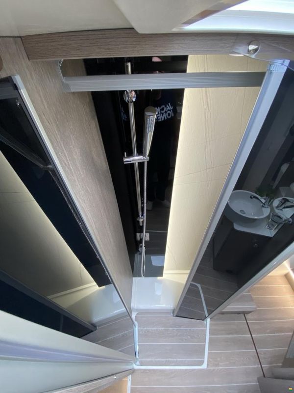 Roller Team Zefiro 266TL, Fiat 2.2MJ 140PS Automat