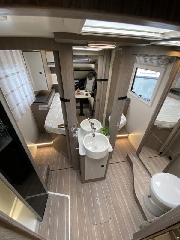 Roller Team Zefiro 266TL, Fiat 2.2MJ 140PS Automat