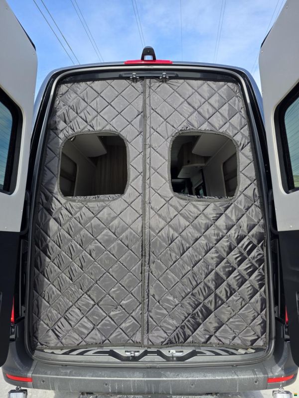 Innova Roadtrip 595L; Sprinter 4x4