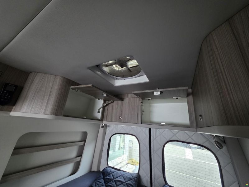 Innova Roadtrip 595L; Sprinter 4x4