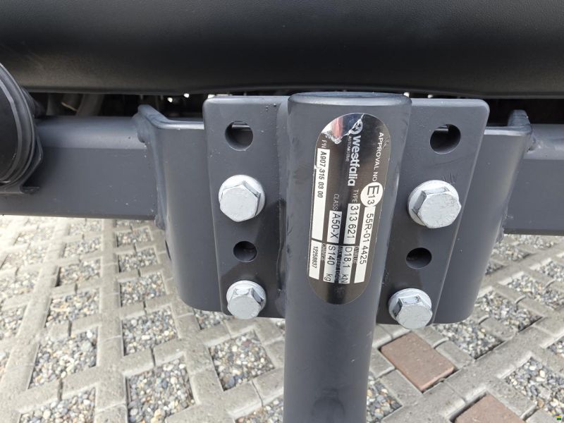 Innova Roadtrip 595L; Sprinter 4x4