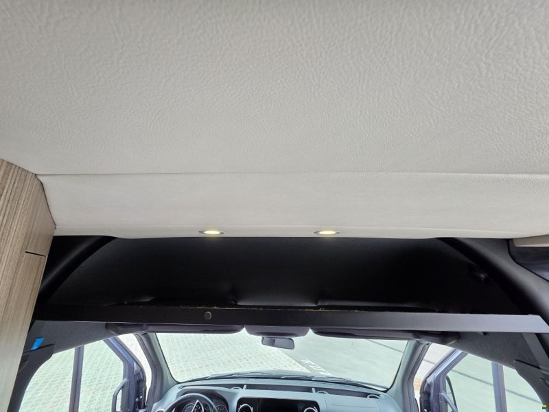 Innova Roadtrip 595L; Sprinter 4x4