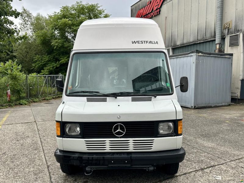 Mercedes Benz CamperVan „James Cook“