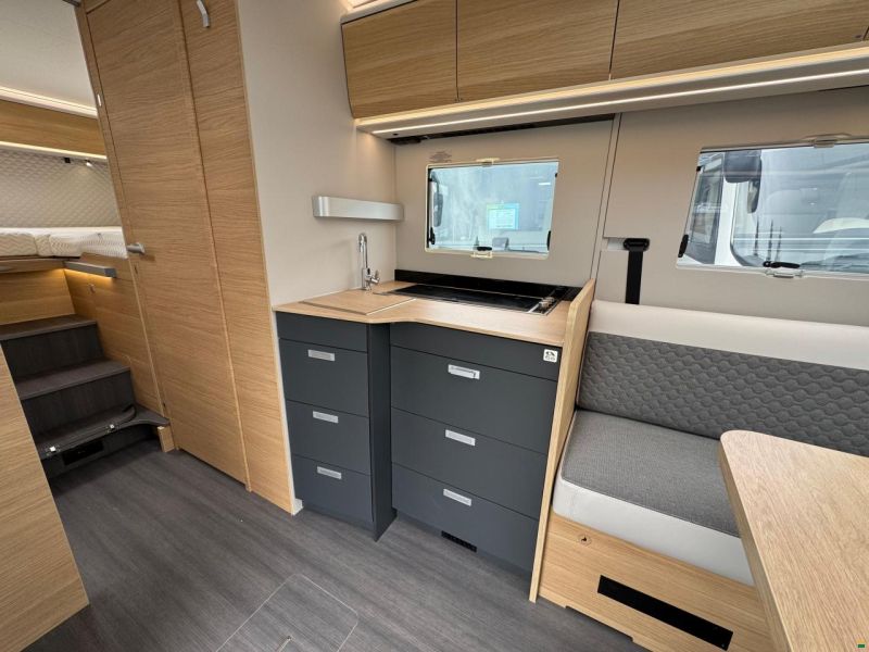 Adria Coral 670 DL 60 Years Selection Deluxe