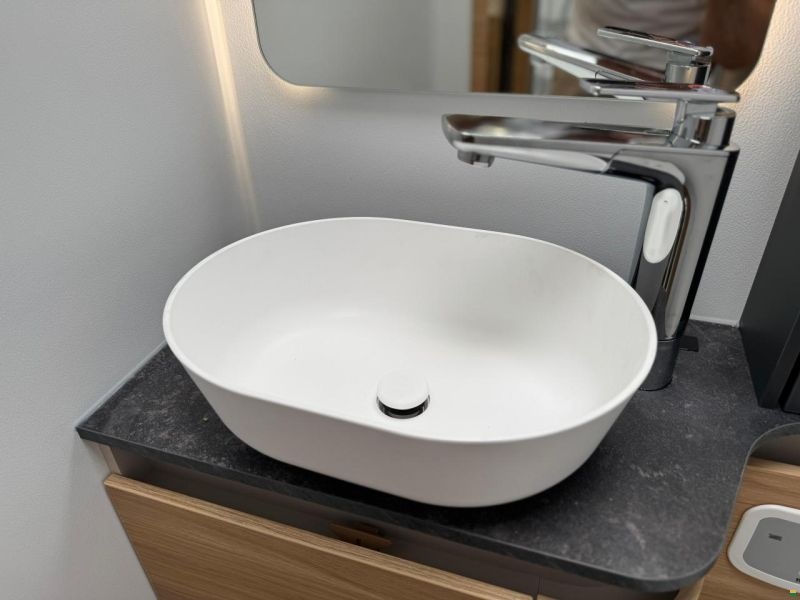 Adria Coral 670 DL 60 Years Selection Deluxe