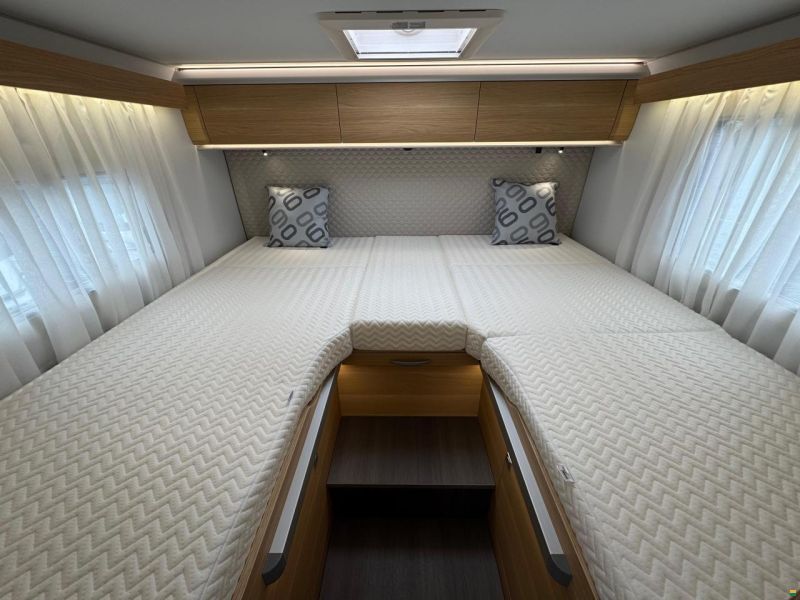 Adria Coral 670 DL 60 Years Selection Deluxe