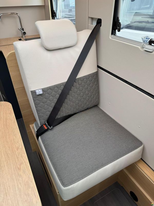 Adria Coral 670 DL 60 Years Selection Deluxe