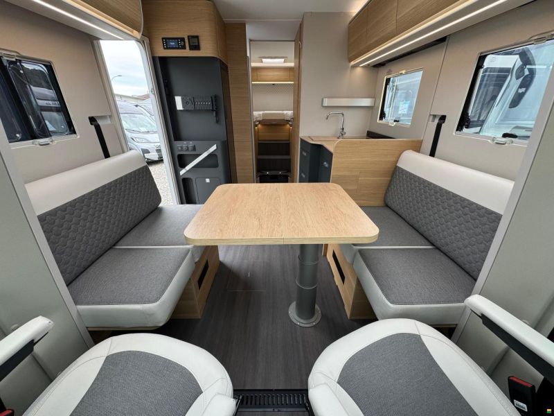 Adria Coral 670 DL 60 Years Selection Deluxe