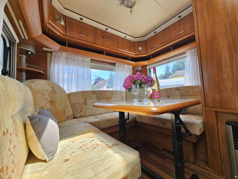 Hobby Excellent mit Queensbett, Klima, Mover!