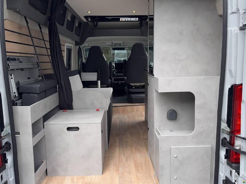 Crosscamp CV Flex 541 3.5t L2H2 2.2TD140