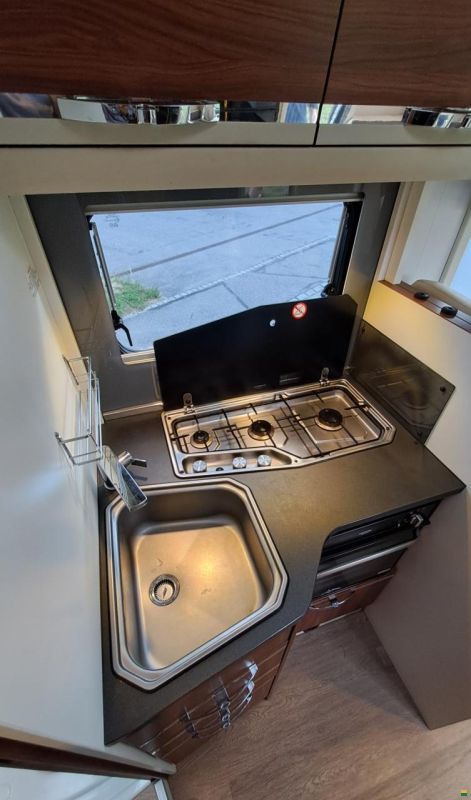 Adria Matrix Platinum M 670 SL