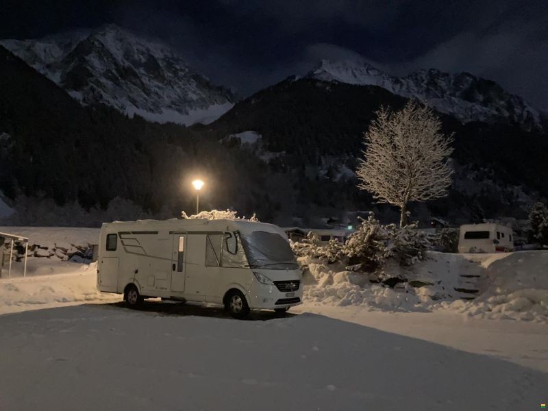 Hymer Exsis-i 678