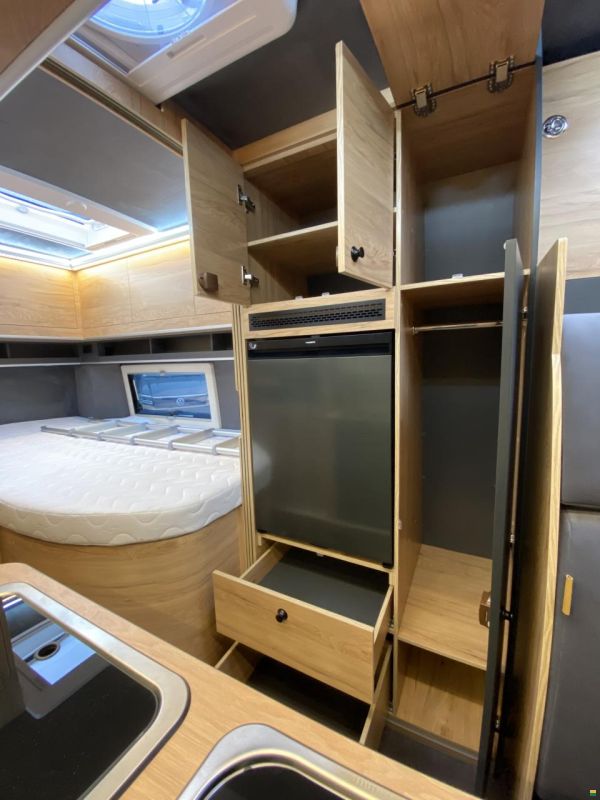 Globe-Traveller Voyager X