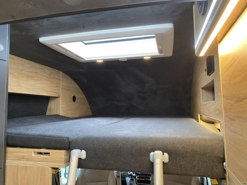 Globe-Traveller Voyager X