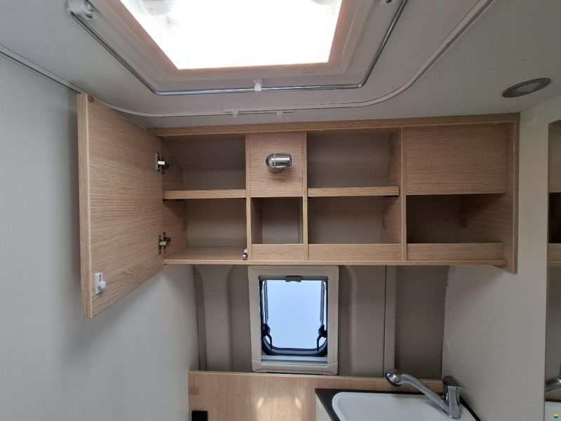 Sunlight Cliff Adventure 600