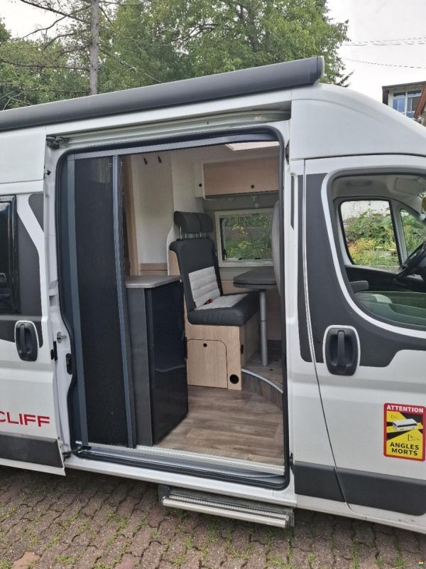 Sunlight Cliff Adventure 600