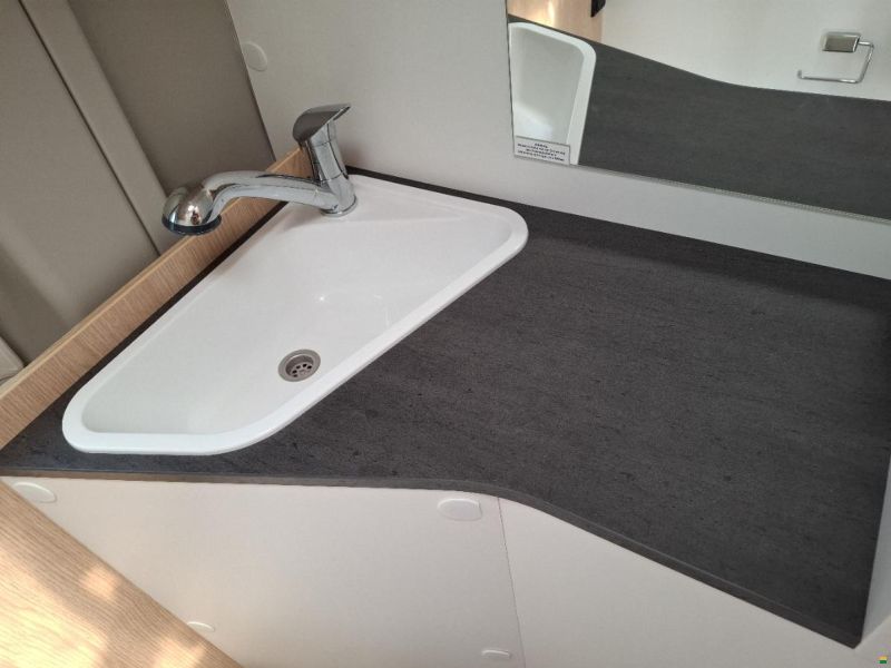 Sunlight Cliff Adventure 600