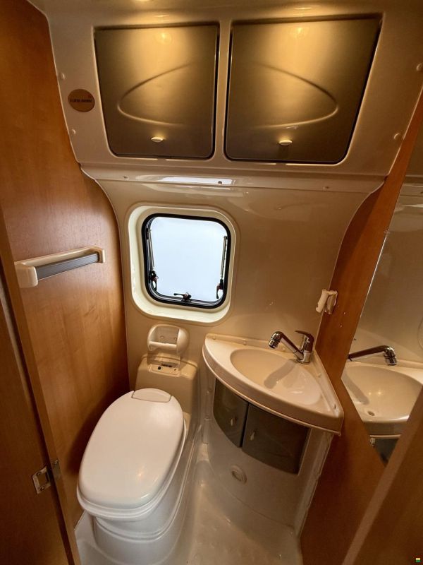 Eura Mobil Quixtra - Travelvan