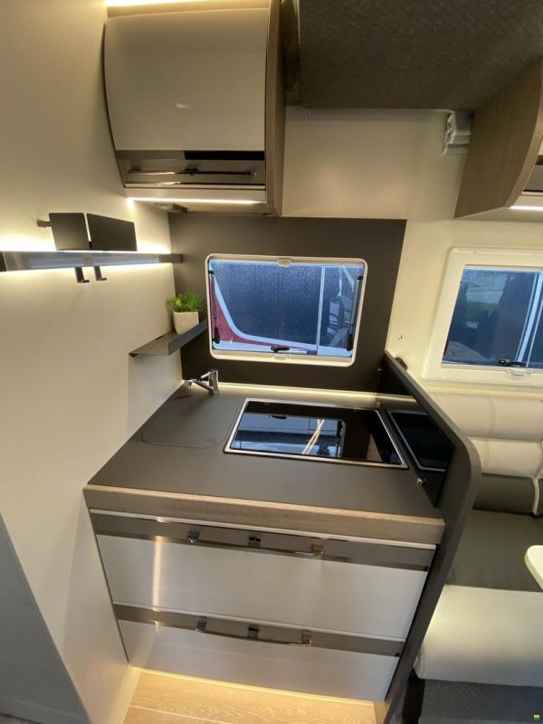 Roller Team Zefiro 267 TL, Ford 2.0TDCi 165PS Autom.