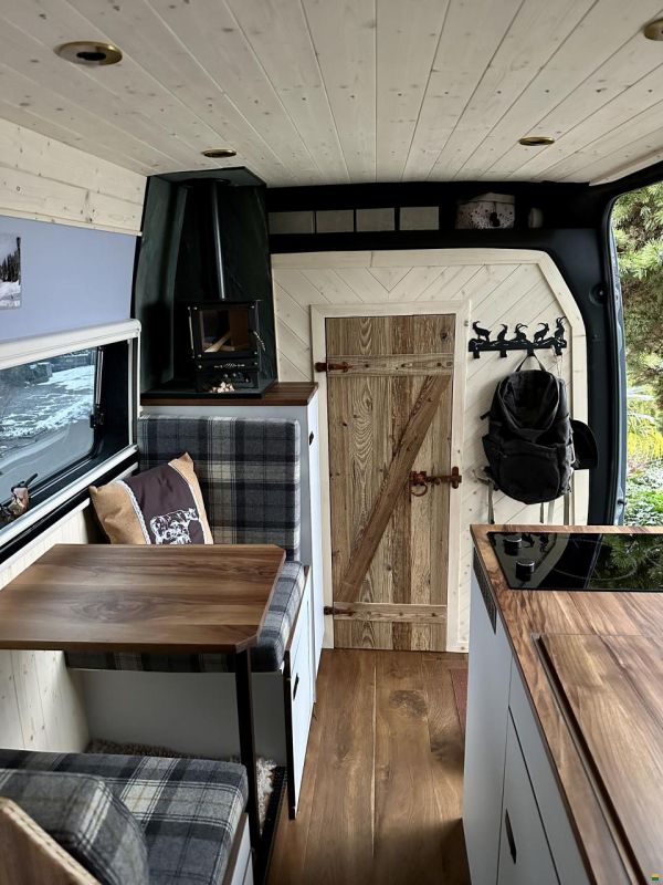 Mercedes Benz Sprinter 319 CDI Standard 9G-TRONIC 4x4