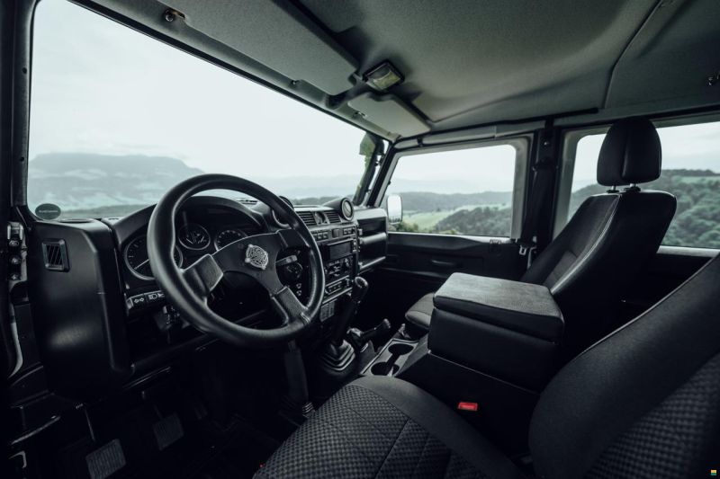 Land Rover Defender 130 Expedition