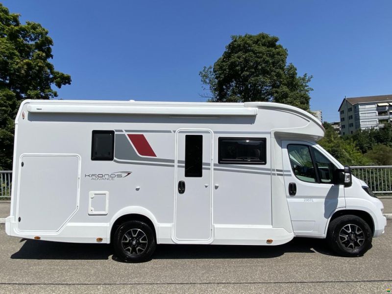 Roller Team Kronos Advance 295TL, Peugeot 140PS
