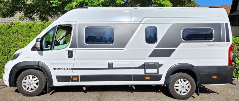 Adria Twin Supreme 640 SGX Automat