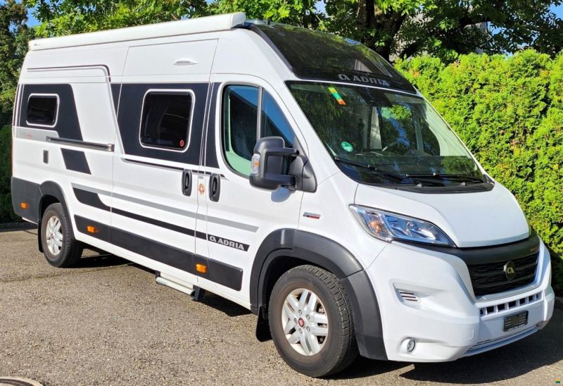 Adria Twin Supreme 640 SGX Automat