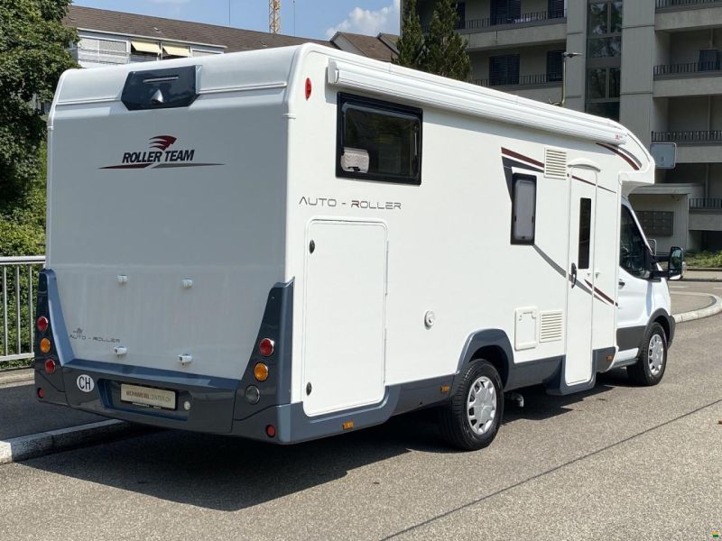 Roller Team Autoroller 284 P, Ford 170PS Automat