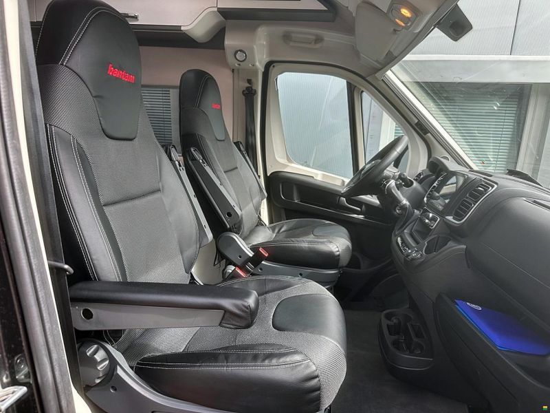 Pilote V 630 J 2.2 9G-AUTOMAT MJ