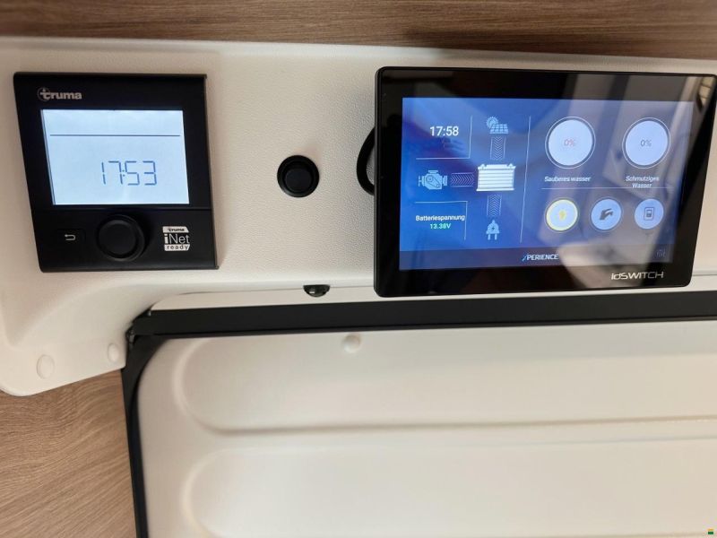 Pilote V 600 J PREMIUM 2.3 9-GANG AUTOMAT MJ160