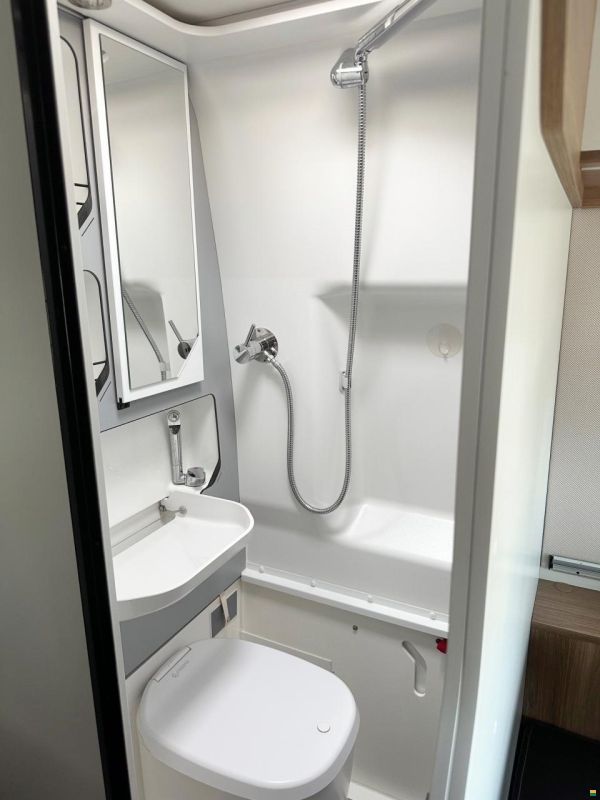 Pilote V 600 J PREMIUM 2.3 9-GANG AUTOMAT MJ160