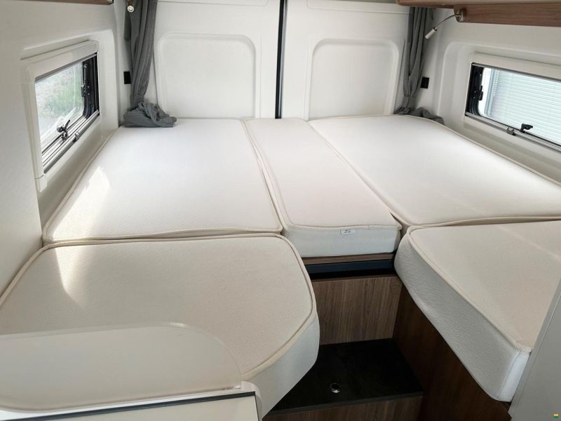 Pilote V 600 J PREMIUM 2.3 9-GANG AUTOMAT MJ160