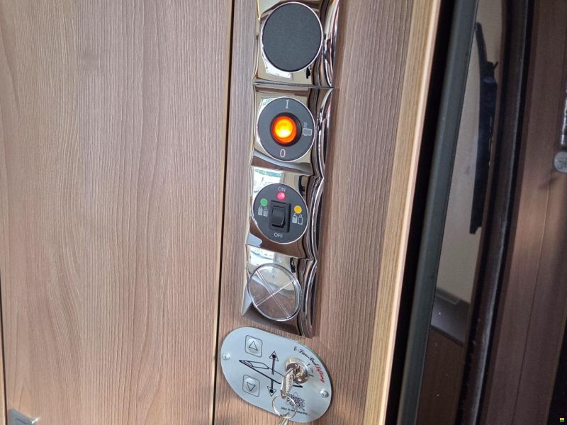 Bürstner IXEO I 746