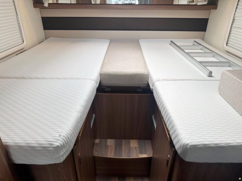 Knaus SKY I 700 PLUS LEG AUTOMAT MJ150