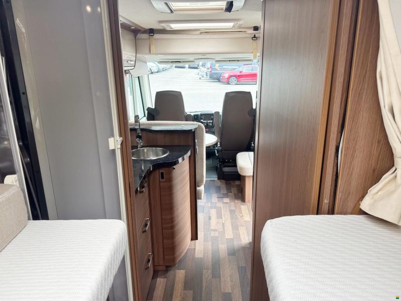 Knaus SKY I 700 PLUS LEG AUTOMAT MJ150