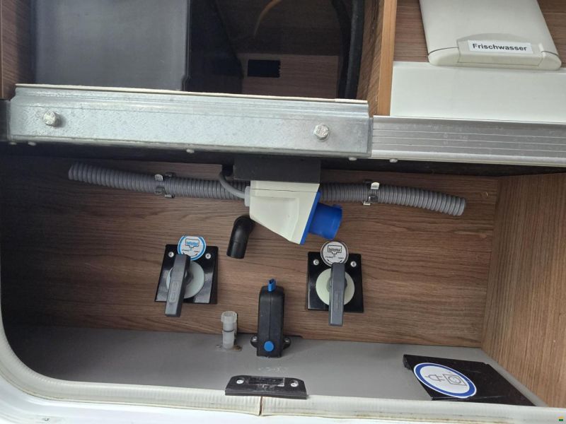 Knaus SKY I 700 PLUS LEG AUTOMAT MJ150