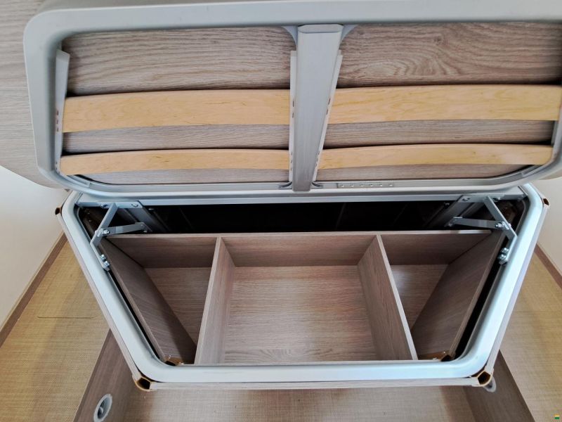 Bürstner Lineo T 700