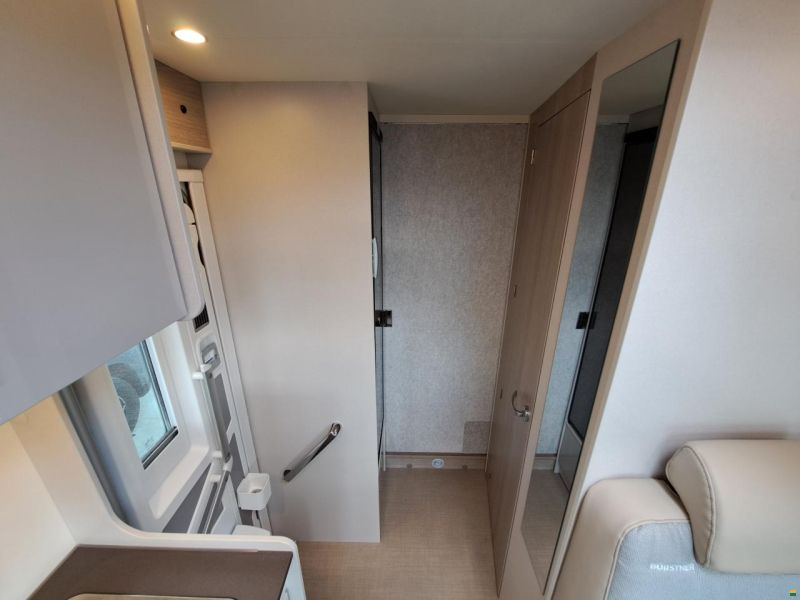 Bürstner Lineo T 700